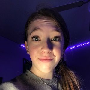 Meet your Posher, Mia